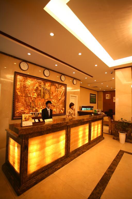 Royal Gate Hotel Hanoi Bagian luar foto