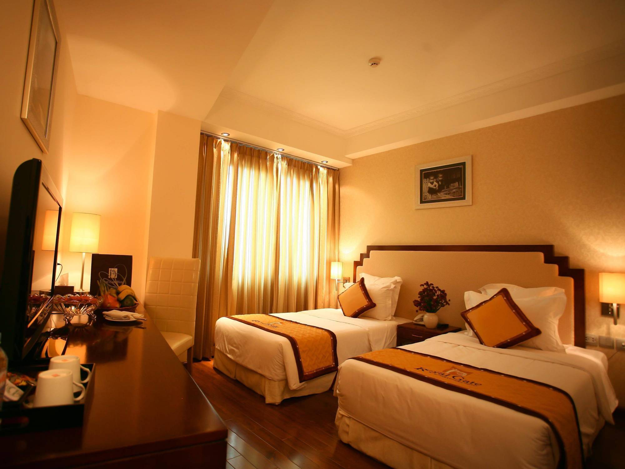 Royal Gate Hotel Hanoi Bagian luar foto