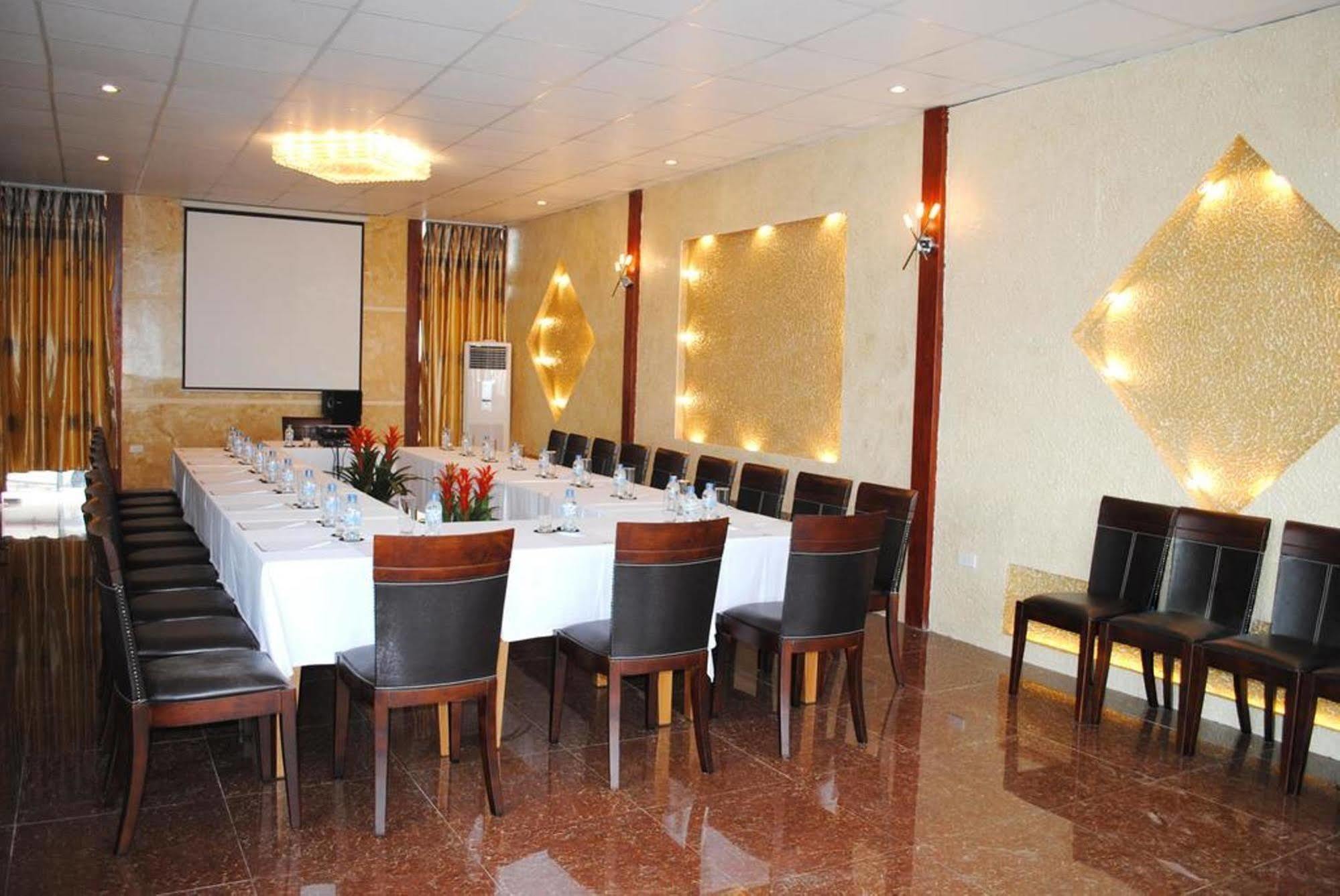 Royal Gate Hotel Hanoi Bagian luar foto