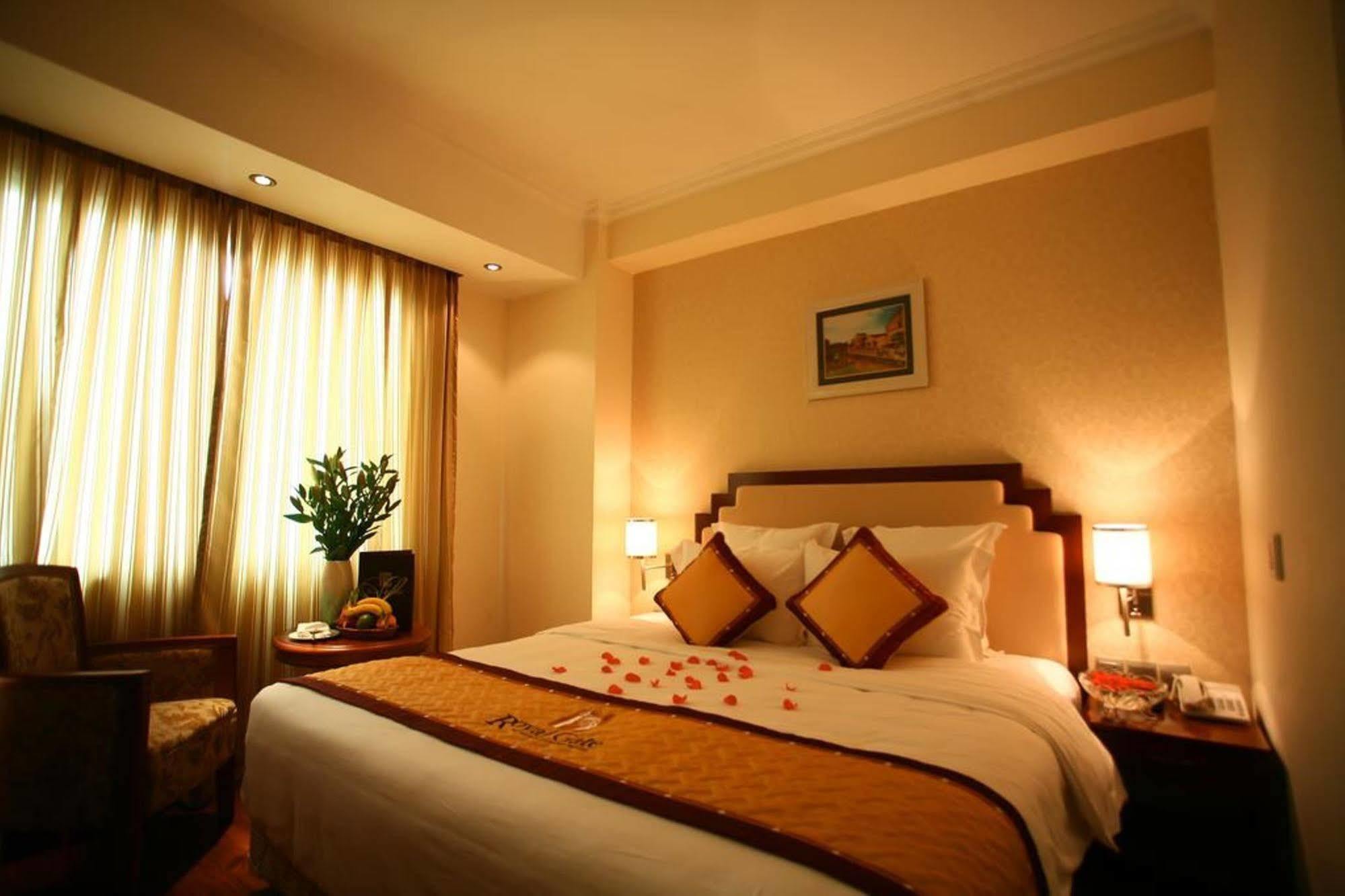 Royal Gate Hotel Hanoi Bagian luar foto