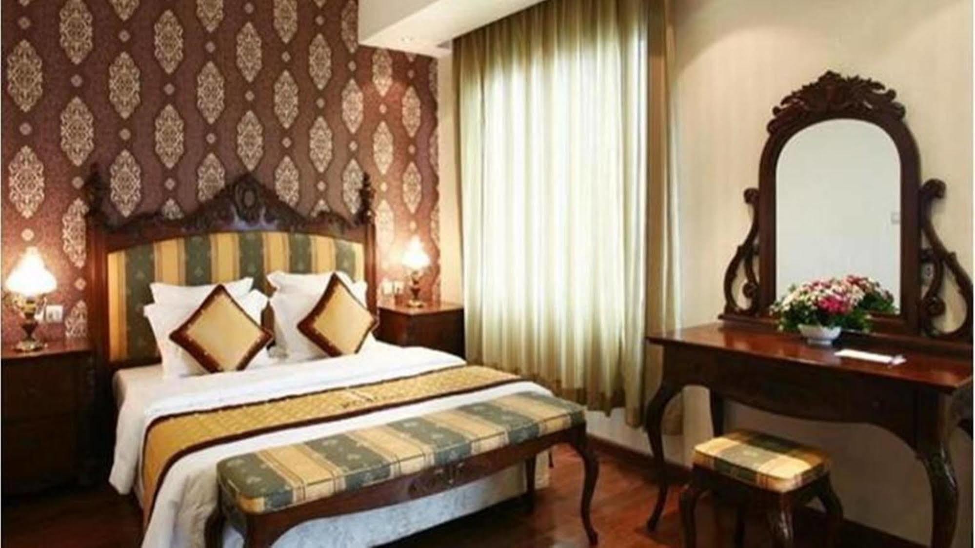 Royal Gate Hotel Hanoi Bagian luar foto