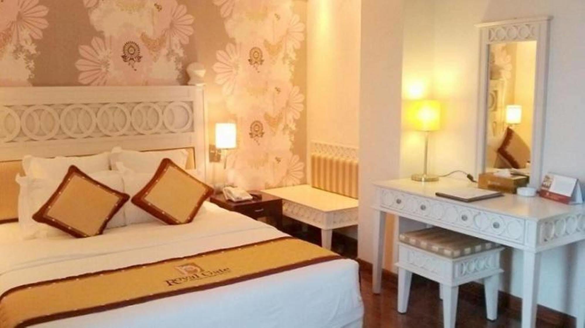 Royal Gate Hotel Hanoi Bagian luar foto